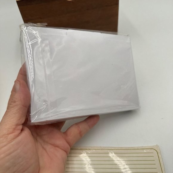 New Eccolo Wooden Recipe Box with 50 Lined Cards, 6 Dividers 7” X 4.5” X 5.5” - Picture 8 of 14